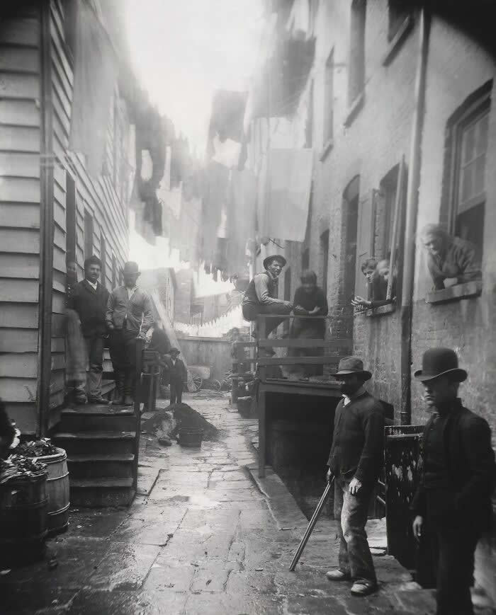 Bandits Roost, 59 And A Half Mulberry Street, 1888 - Rare 19th-Century History Photos