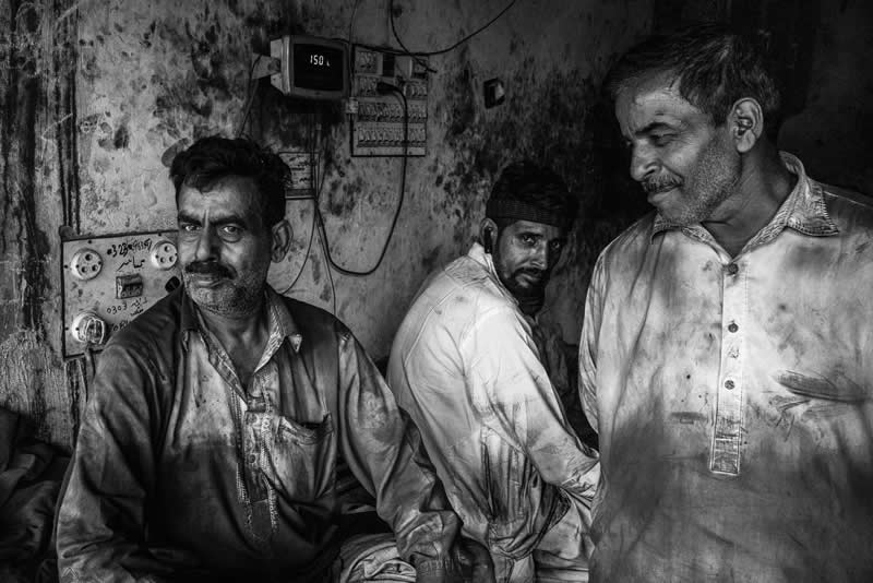 "Steel Framed Stories" by Jozef Macak - LensCulture Black and White Photography Awards 2025 Winners