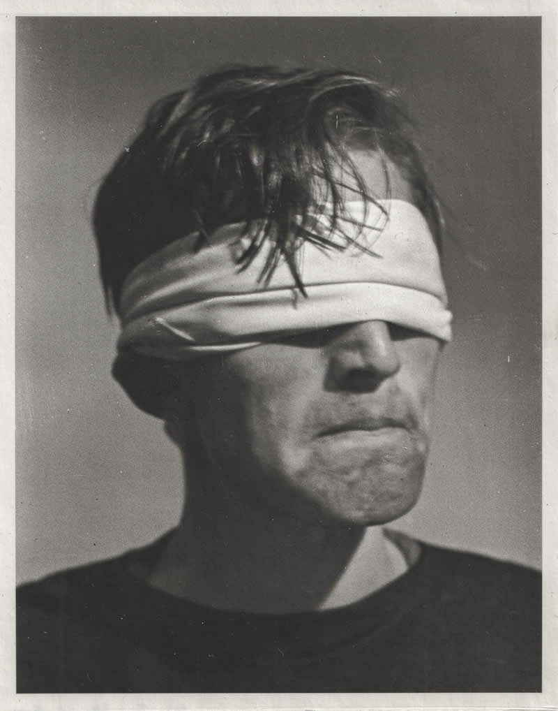 "Angels" by JA Young - LensCulture Black and White Photography Awards 2025 Winners