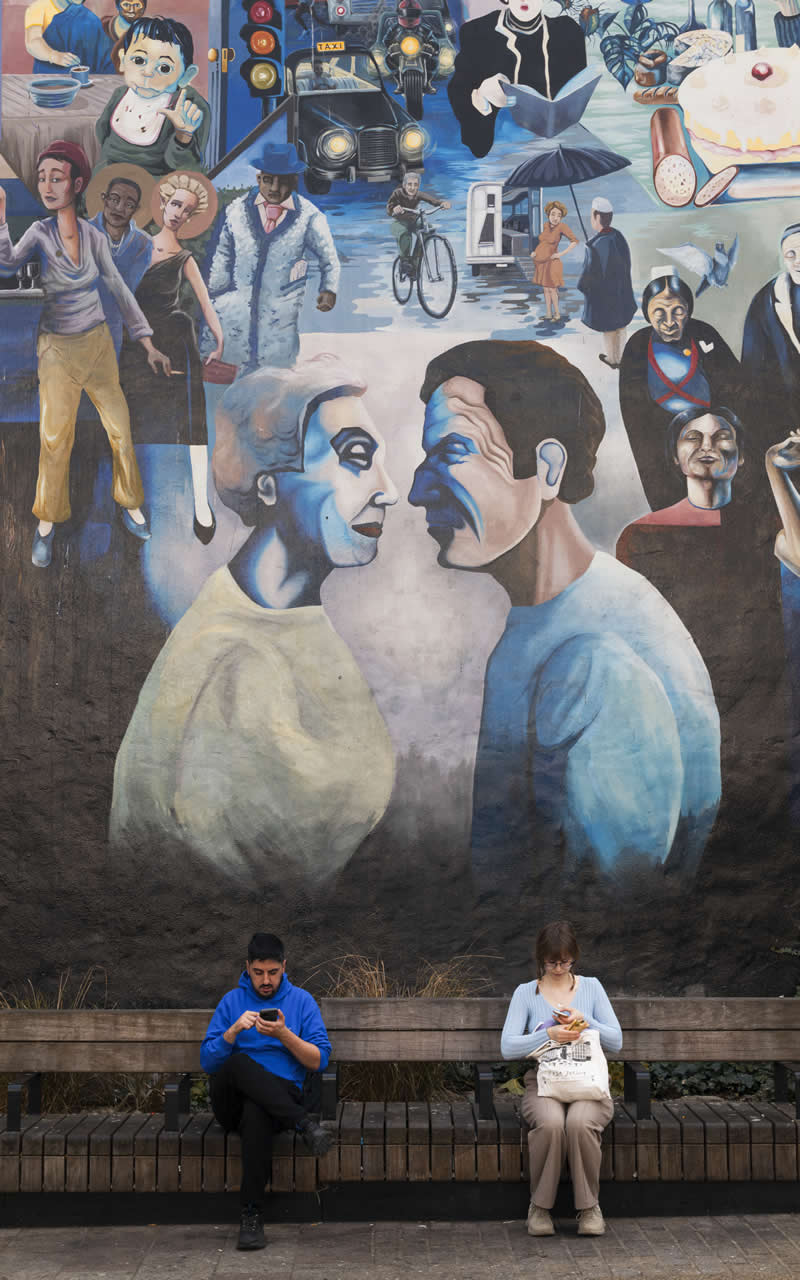 London in Frames A Photography Book by Street Photographer Ovidiu Selaru