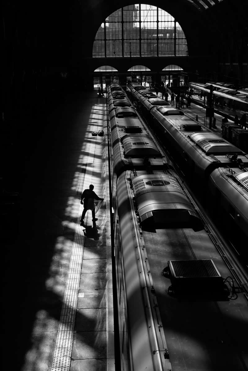 London in Frames A Photography Book by Street Photographer Ovidiu Selaru