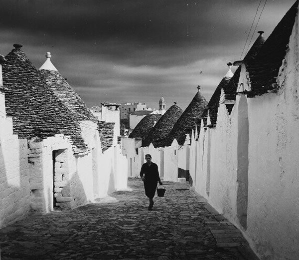 Masters of Photography by Toni Schneiders