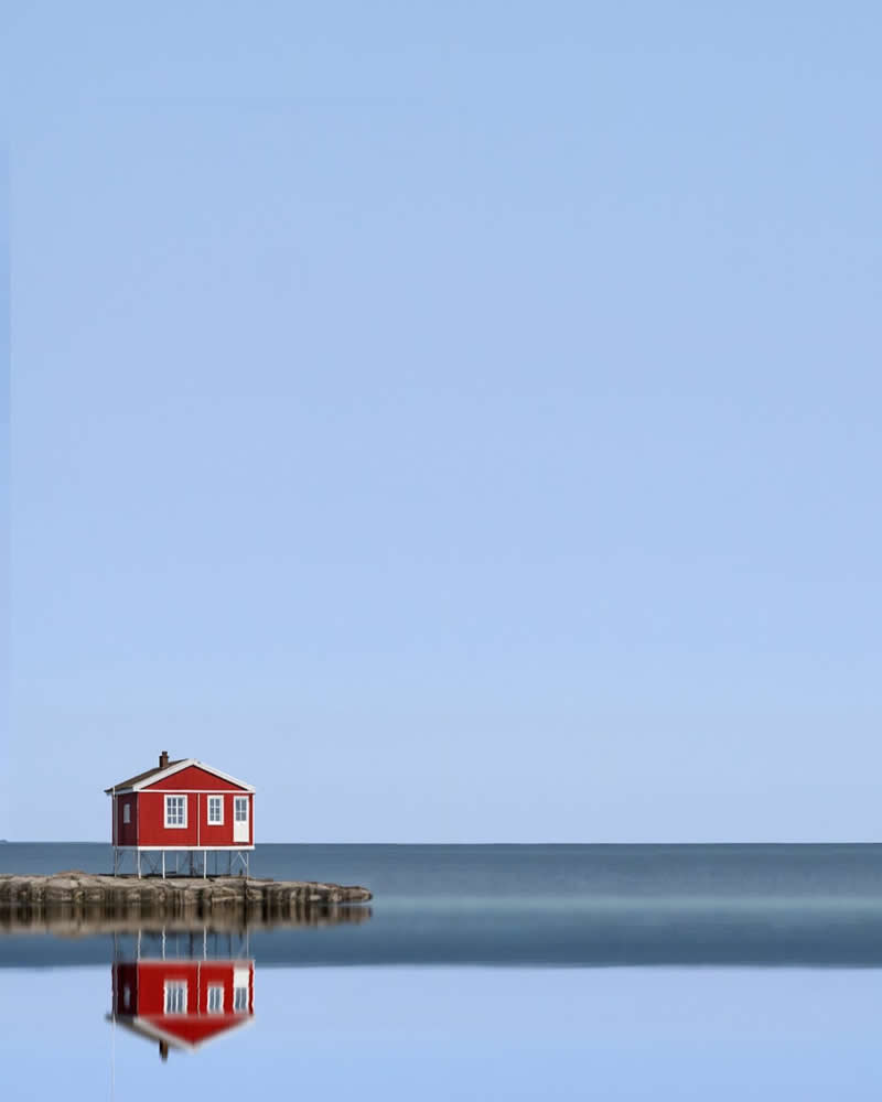 The Red House - Minimalist Photos That Celebrate Simplicity