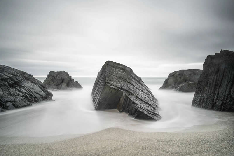 Escaping by Stephen Hayes - 2025 Minimalist Photography Awards Long Exposure Winners