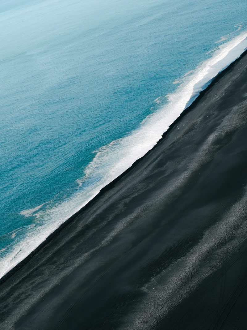 Dyrhólaey / Threshold by Davide Adamo - Minimalist Photography Awards 2025 Landscape Winners