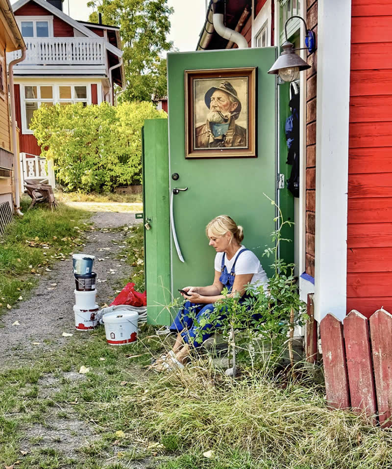 Sandhamn Smoko by Sarah Barker, Honorable Mention in Mobile Photography Awards in People Category