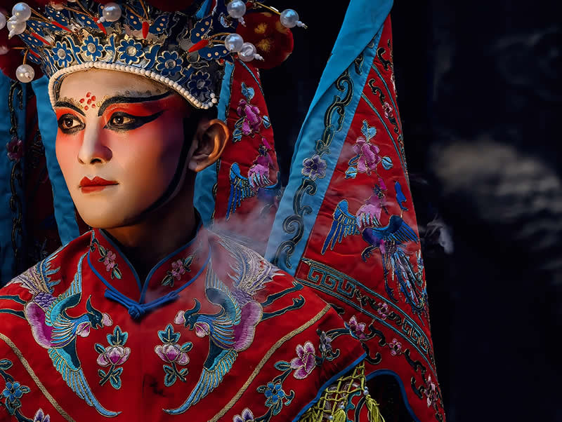 Qinghai Lushaer Shehuo Show by Tianyi Duan, Honorable Mention in Mobile Photography Awards in People Category