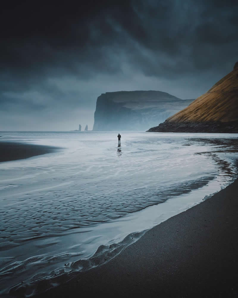 Black sands of Tj&oslash;rnuv&iacute;k - Outdoor Adventure Landscape Photography by Chris