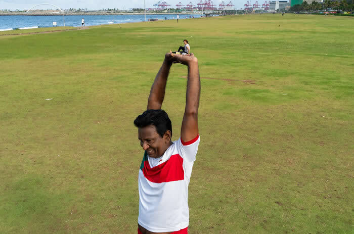 Perfectly Timed Street Photos by Tavepong Pratoomwong