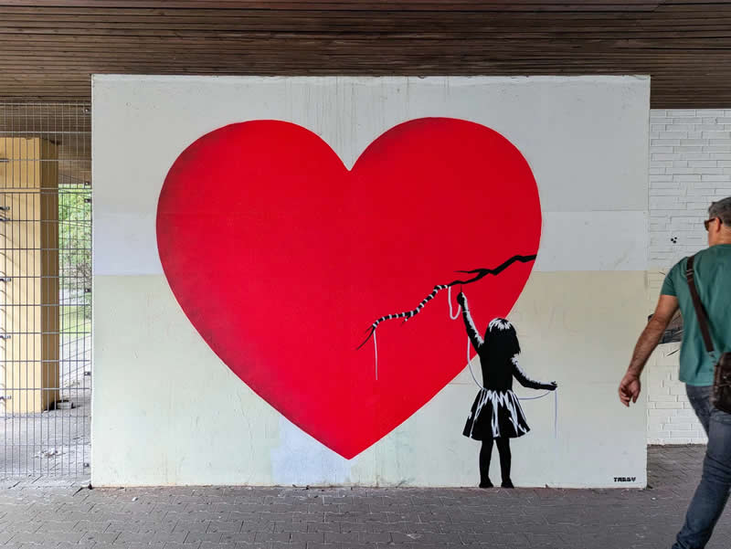 Sew In Love - Hamburg - Street Artworks by Tabby