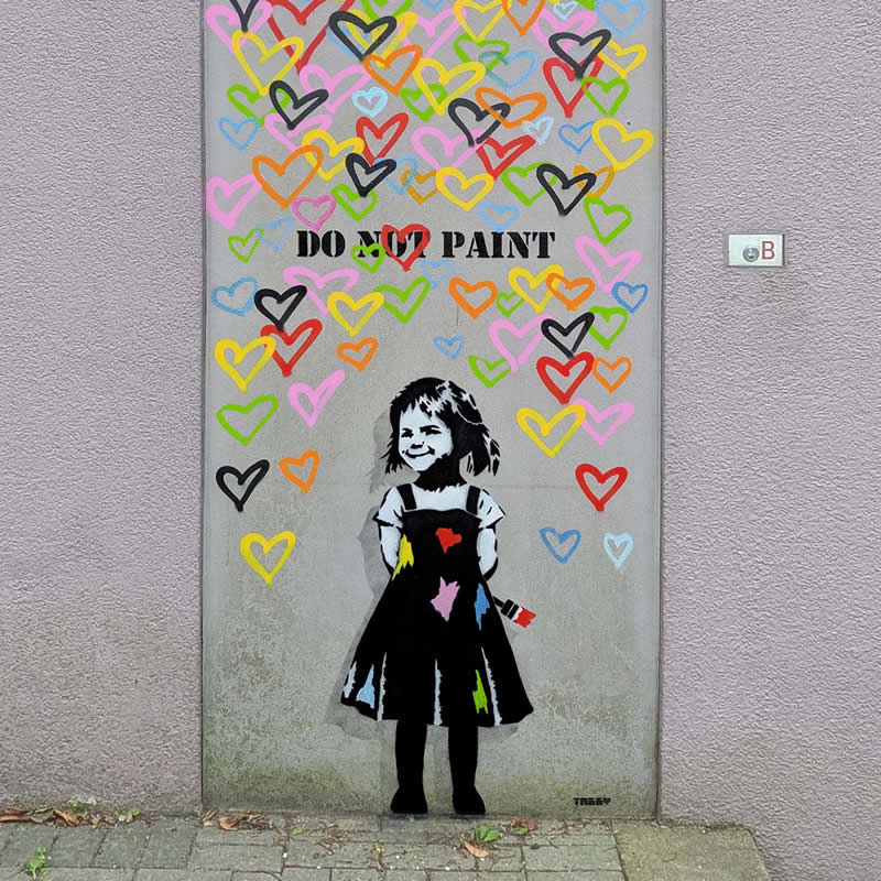 Killer Bee - Stinger Missile - Street Artworks by Tabby