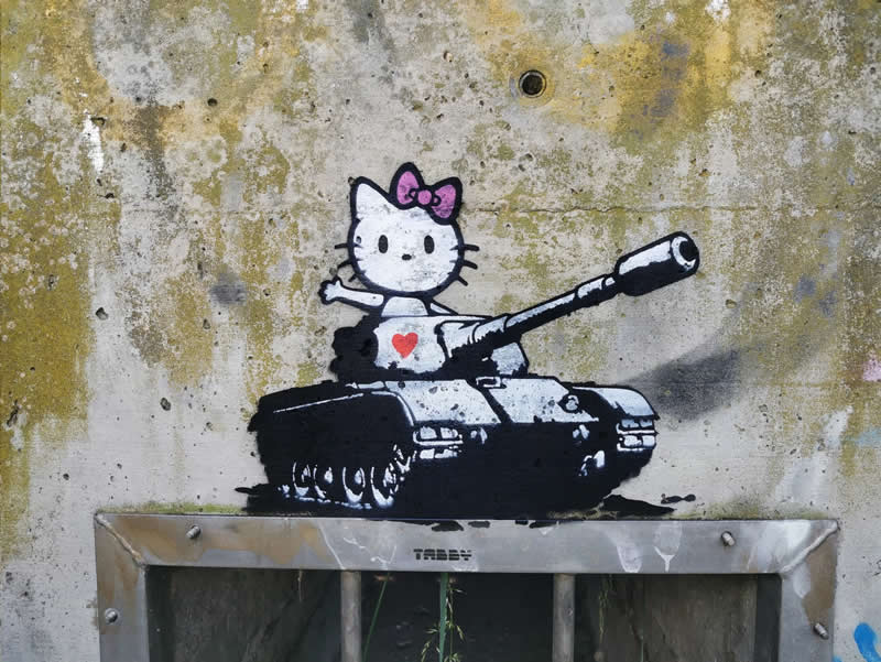 Hello Kitty Tank (Hello and Goodbye!) - Street Artworks by Tabby