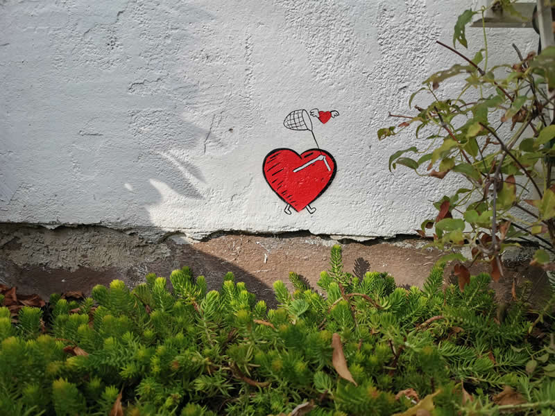 Heartman - Love in the air - Street Artworks by Tabby