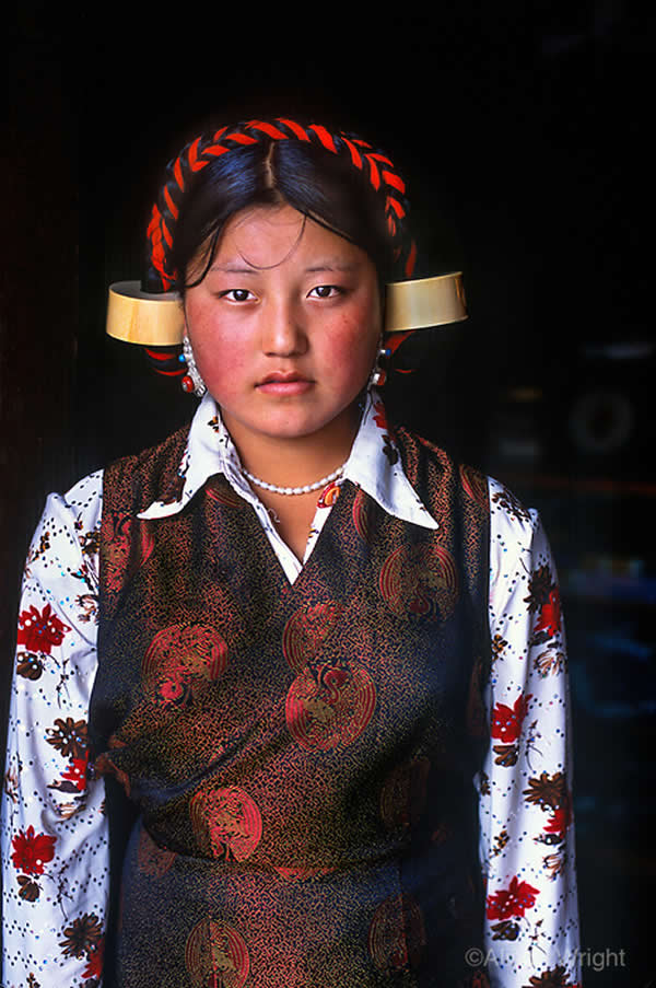 Powerful Portraits of Tibetan Nomads by Alison Wright