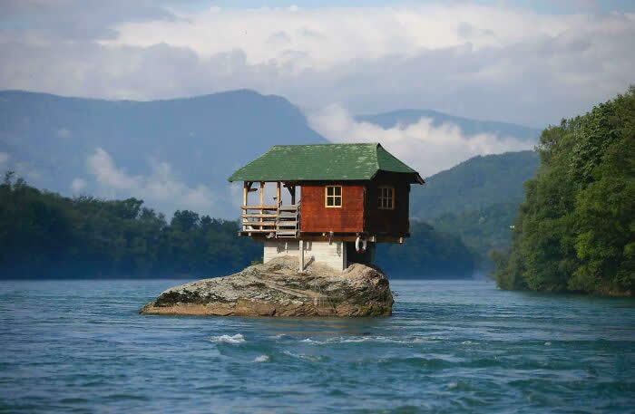 A House Built On A Rock In Bajina Basta, Serbia - Weirdly Fantastic Buildings Around the World