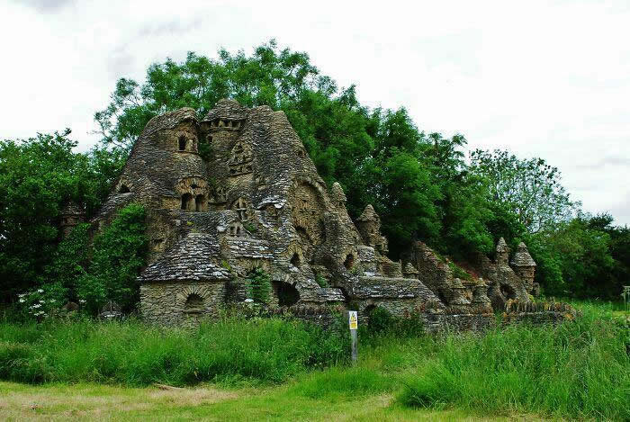 Colin’s Barn, Chedglow, England - Weirdly Fantastic Buildings Around the World