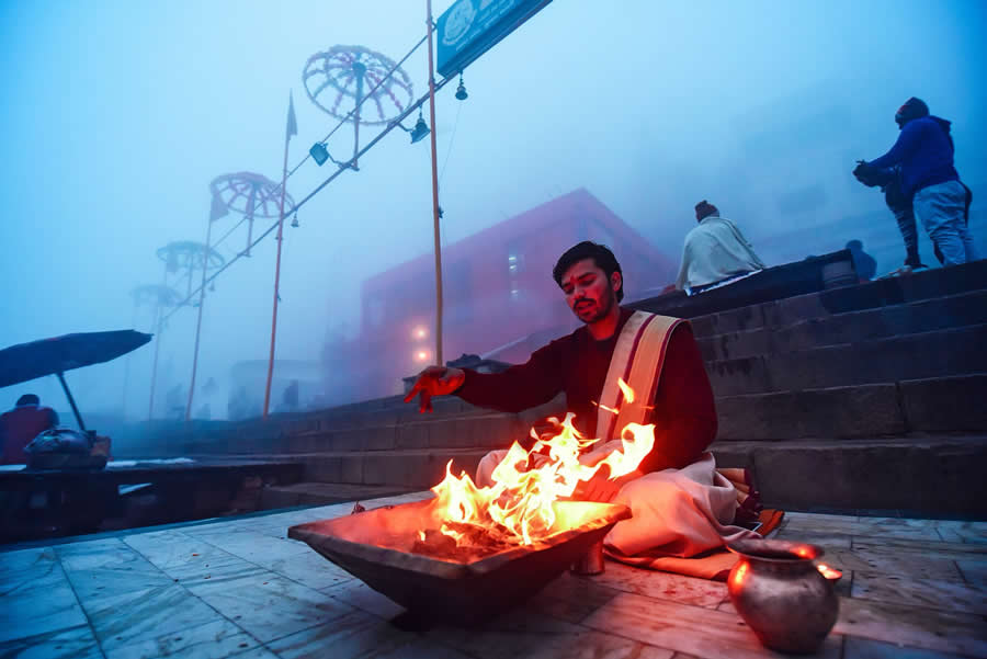 Varanasi Wiinter Mornings by Sammya Brata