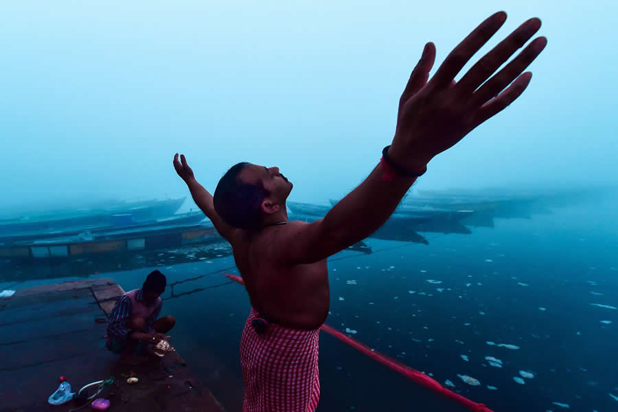 Varanasi Wiinter Mornings by Sammya Brata