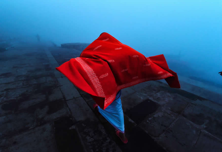 Varanasi Wiinter Mornings by Sammya Brata