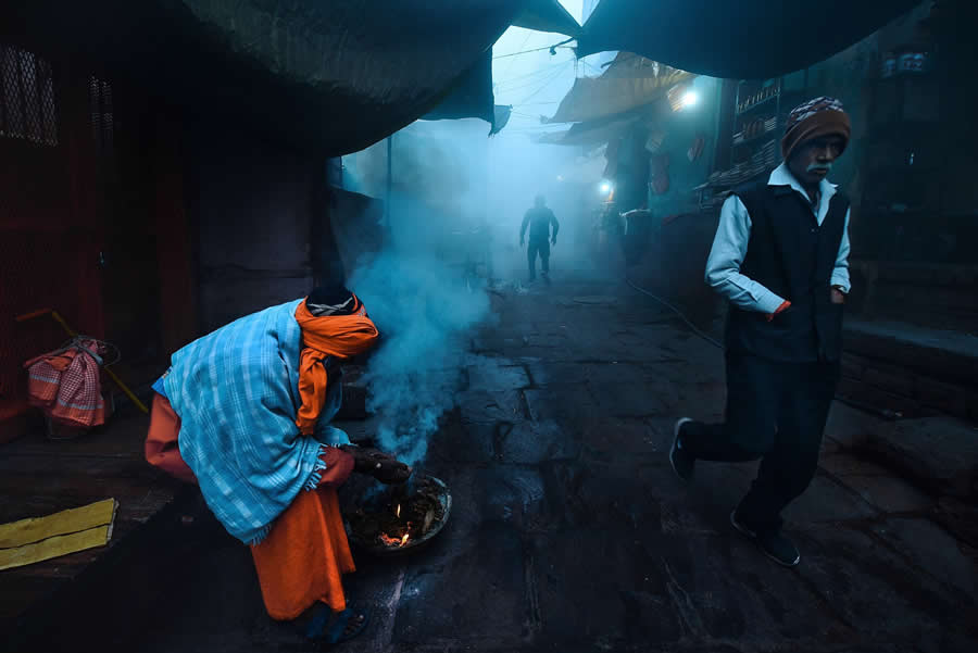 Varanasi Wiinter Mornings by Sammya Brata