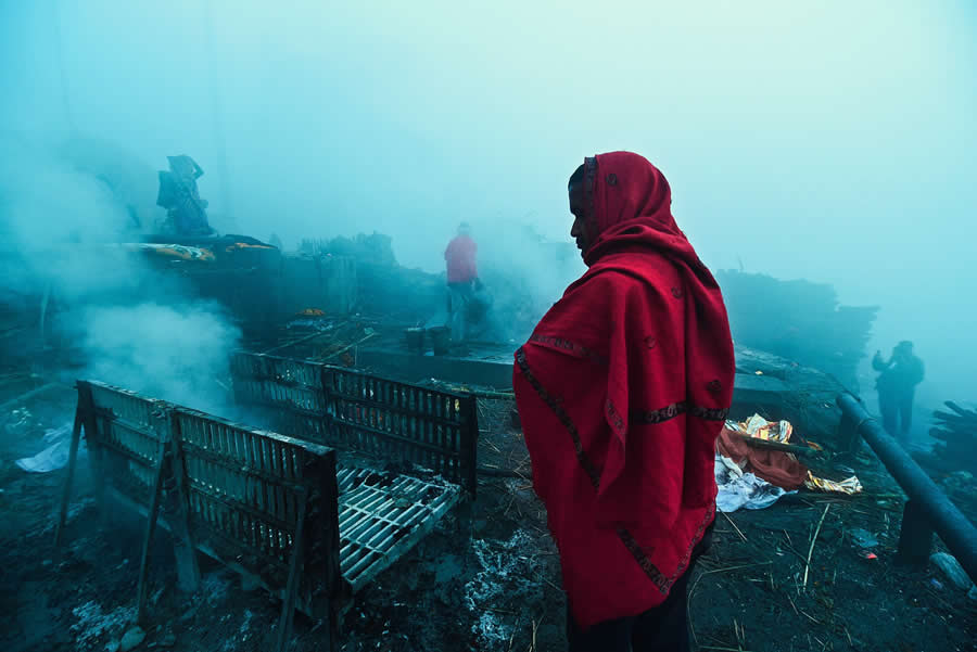 Varanasi Wiinter Mornings by Sammya Brata