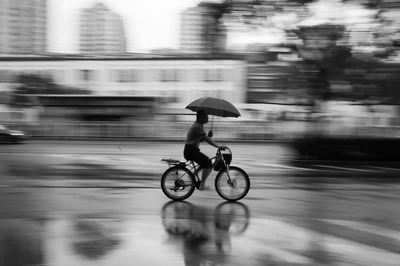 Rush - Black and White Street Photography Timing and Composition