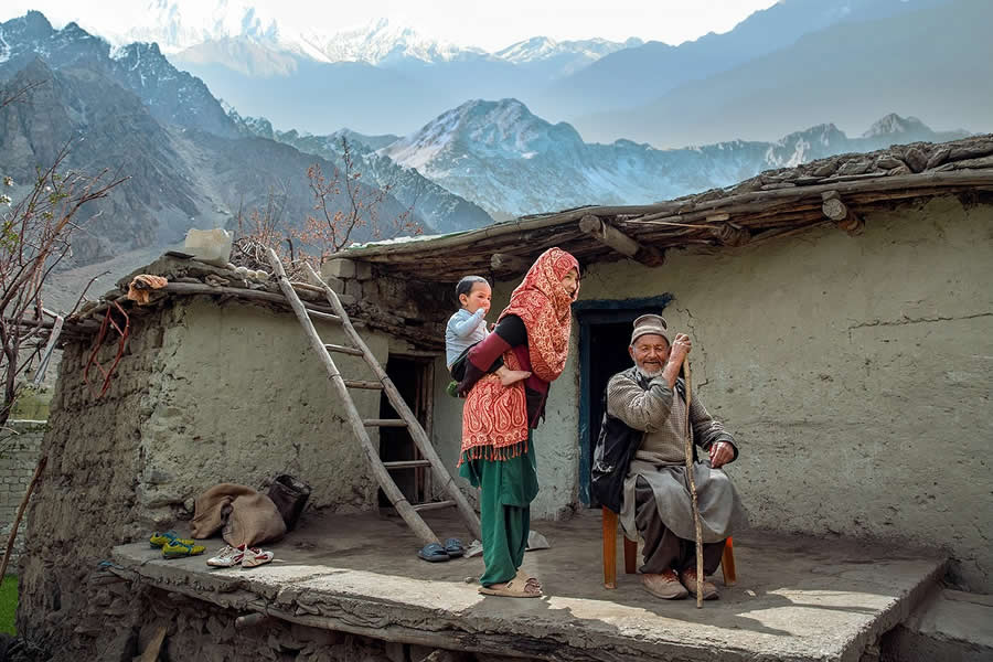 Award-Winning Documentary Photographs by Fadhel Almutaghawi