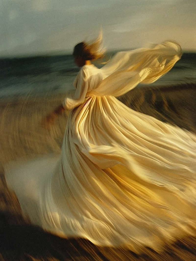 Fine Art Portraits in Motion That Explore the Idea of Inner Bloom by Caspar Jade