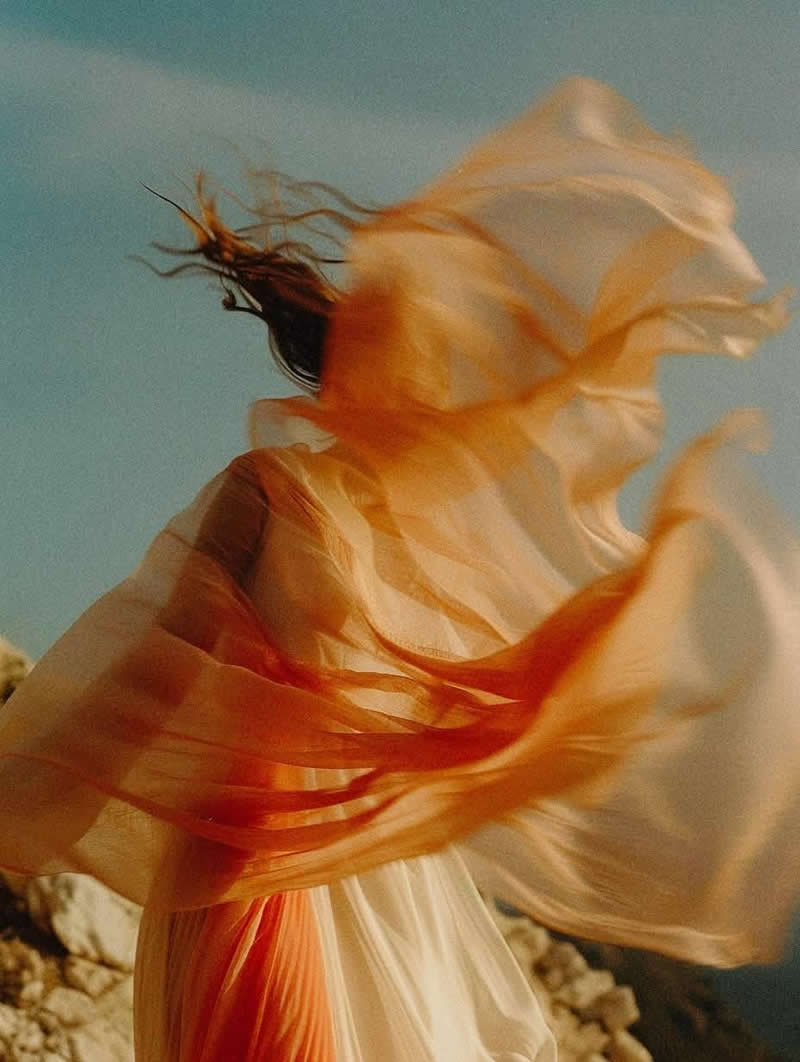 Fine Art Portraits in Motion That Explore the Idea of Inner Bloom by Caspar Jade