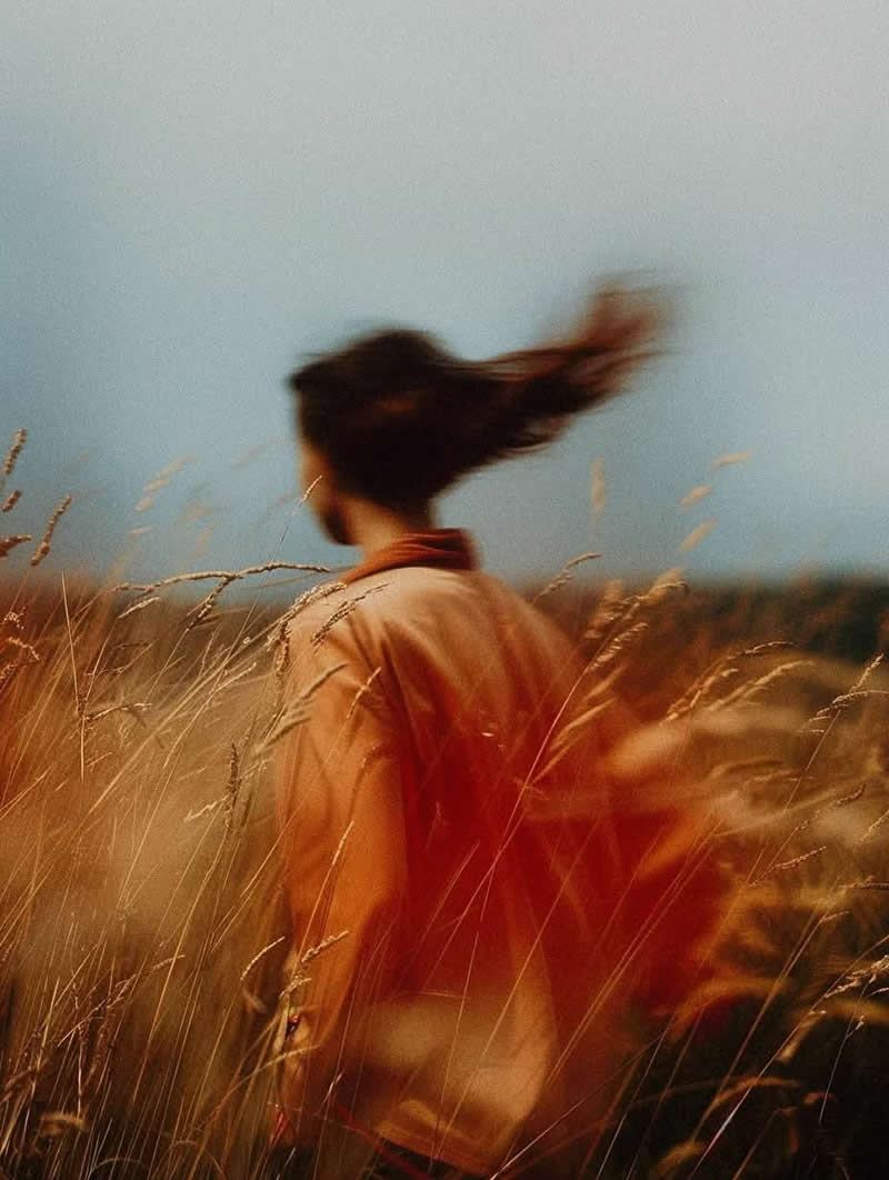 Fine Art Portraits in Motion That Explore the Idea of Inner Bloom by Caspar Jade