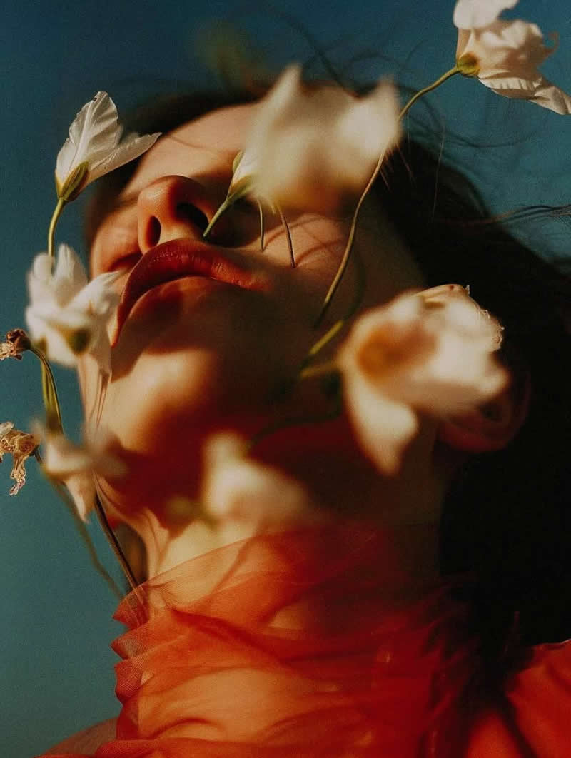 Fine Art Portraits in Motion That Explore the Idea of Inner Bloom by Caspar Jade