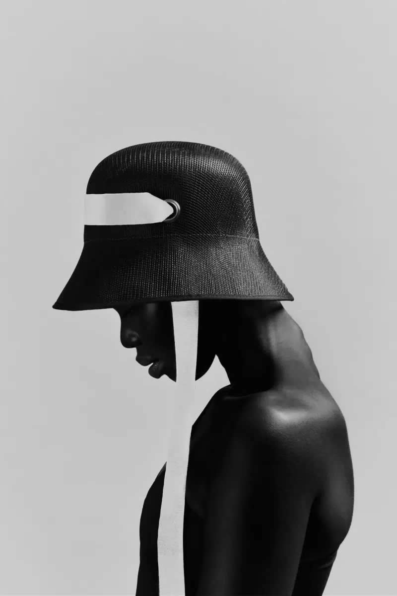  Mrbrown by Bruin Feskens - Minimalist Photography Awards 2025 Fine Art Winners