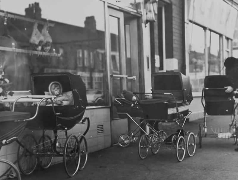 25 Powerful Historical Photos That Bring Forgotten Stories Back to Life 37 In the 1960s, it was a common sight to see babies bundled up in their strollers, left outside to enjoy the crisp fresh air. - Powerful Historical Photos