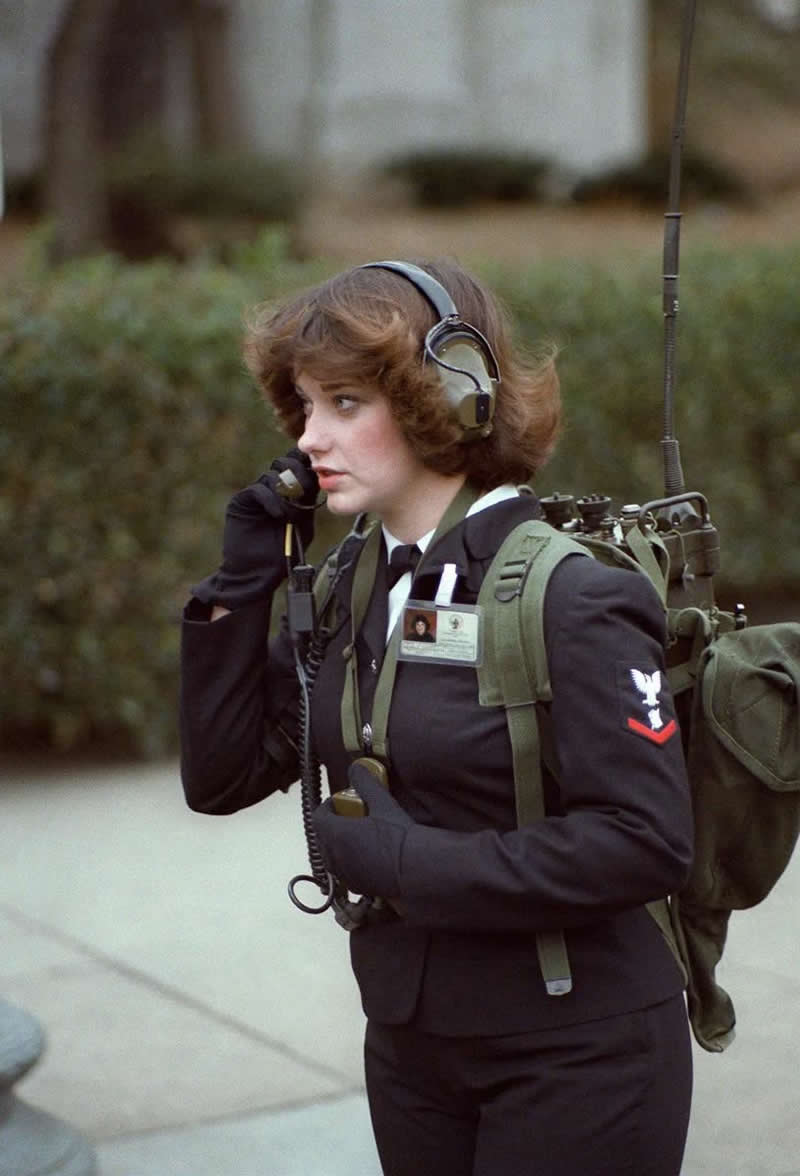 A US Navy communications specialist during Ronald Reagan's inauguration ceremony, 1981. - Rare Historical Photos In Color