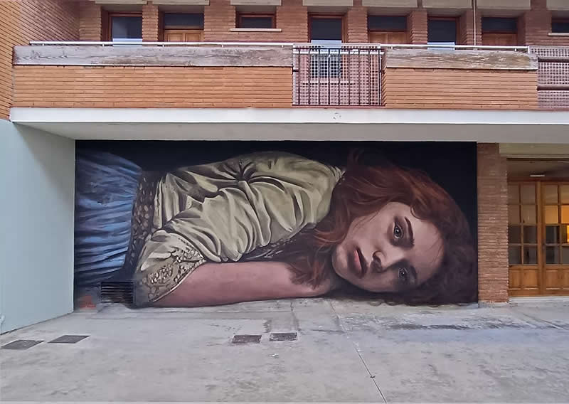 Mollerussa, La nena de cal Duch - Big Wall Mural Paintings by Oriol Arumi