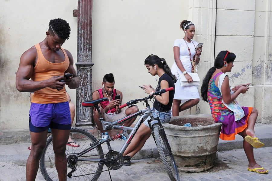 Street and Documentary Photography by Maria Plotnikova