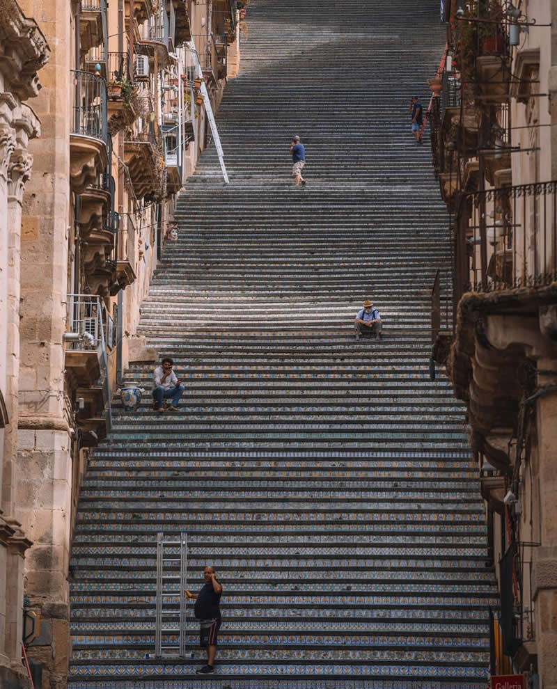 Street Photography Light and Observation Moments