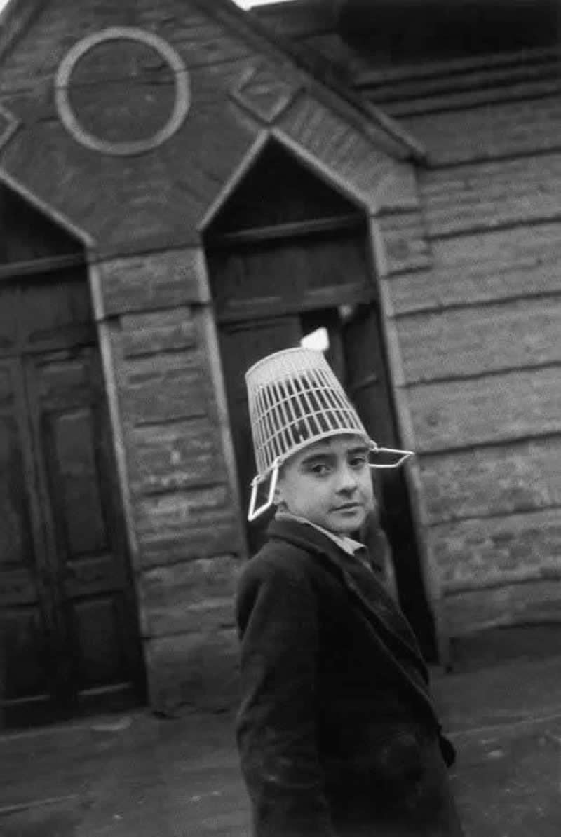 Masters of Street Photography by Sergio Larrain