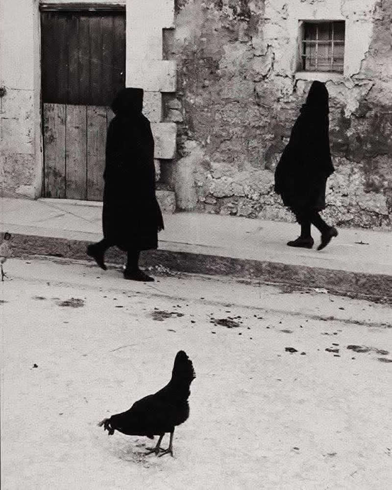Masters of Street Photography by Sergio Larrain