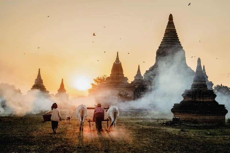 As the sun rises, farmers begin their day in Bagan - Travel and Cuture Photography by Erdem Kilic