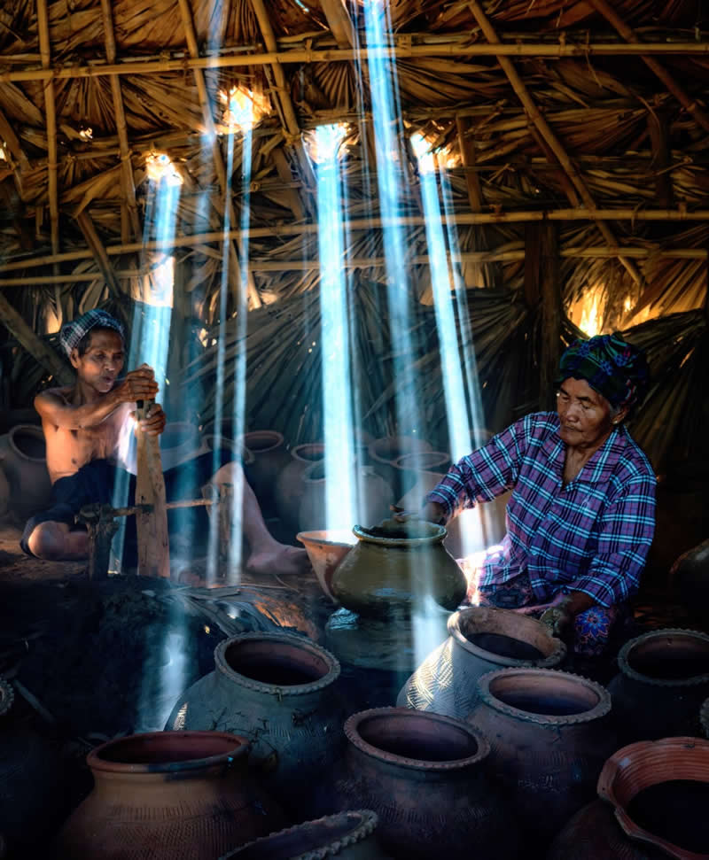 Handmade pots shaped from mud and patience - Travel and Cuture Photography by Erdem Kilic