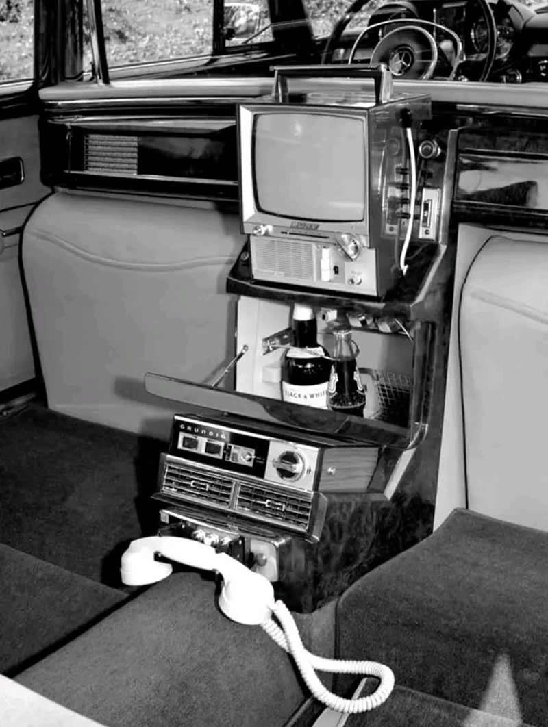  A TV, a phone, a mini fridge, and a radio, all in one for your car - History Forgotten Moments Unseen Photos