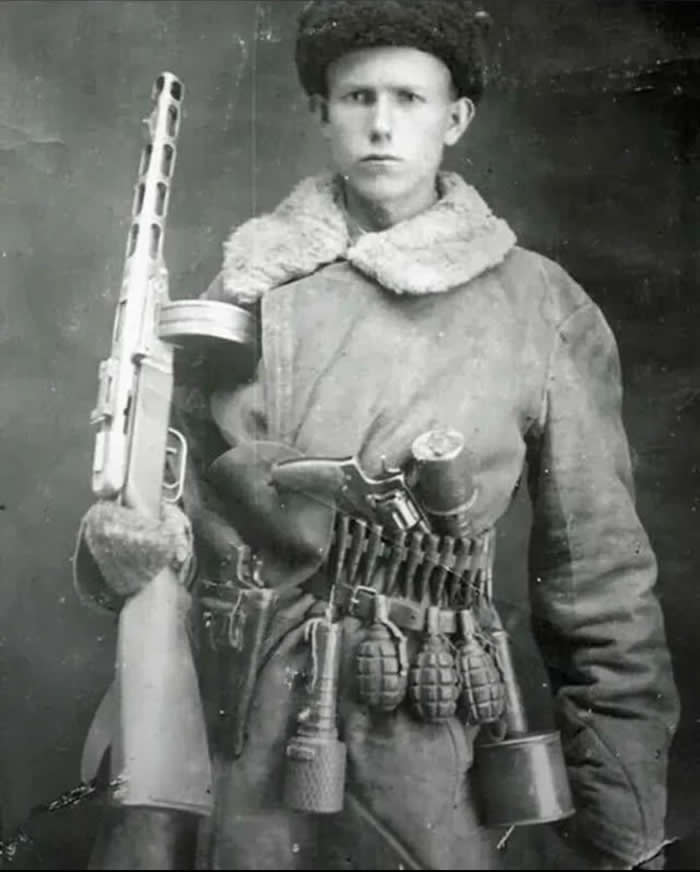 A Soviet partisan (1943) - Vintage Rare Historical Photos
