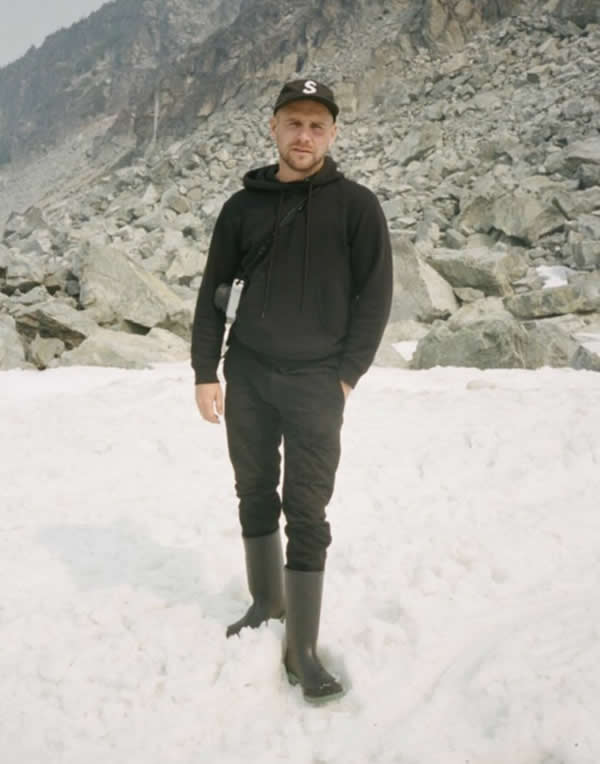 Andrew Harrington: The Power of Restraint in Contemporary Fashion Photography