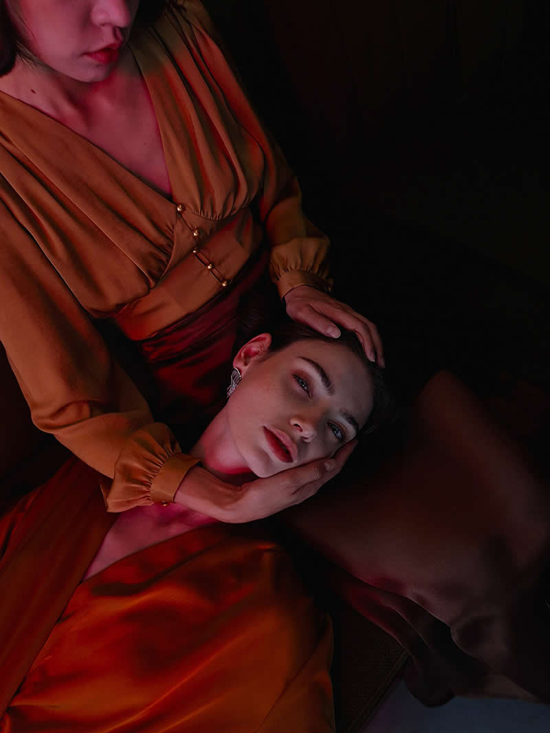 The Desire of Twin Flowers by Queenie Cheen - Mobile Photography Awards Portrait Winners