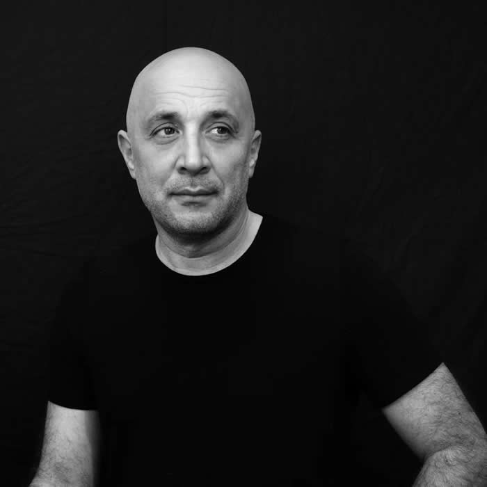 Istanbul Street Photography by Hakan Biyiklioglu