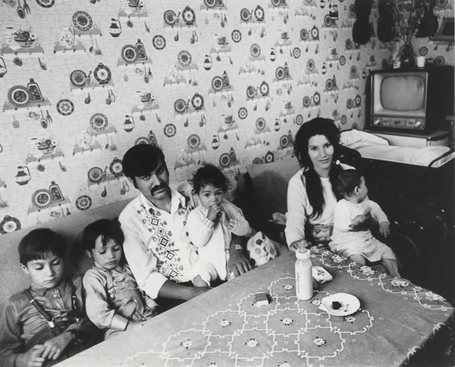 Family living in a Sinti and Roma caravan site in Mainz. 1971 - Abisag Tullmann Master Legendary Photographer