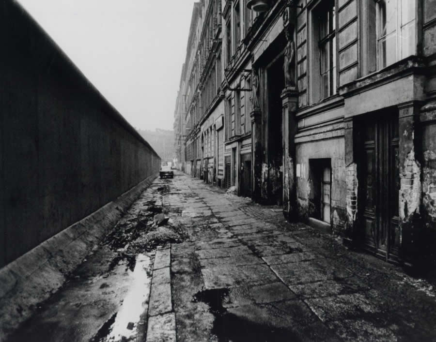 Berlin, Kreuzberg, January 1977 - Abisag Tullmann Master Legendary Photographer