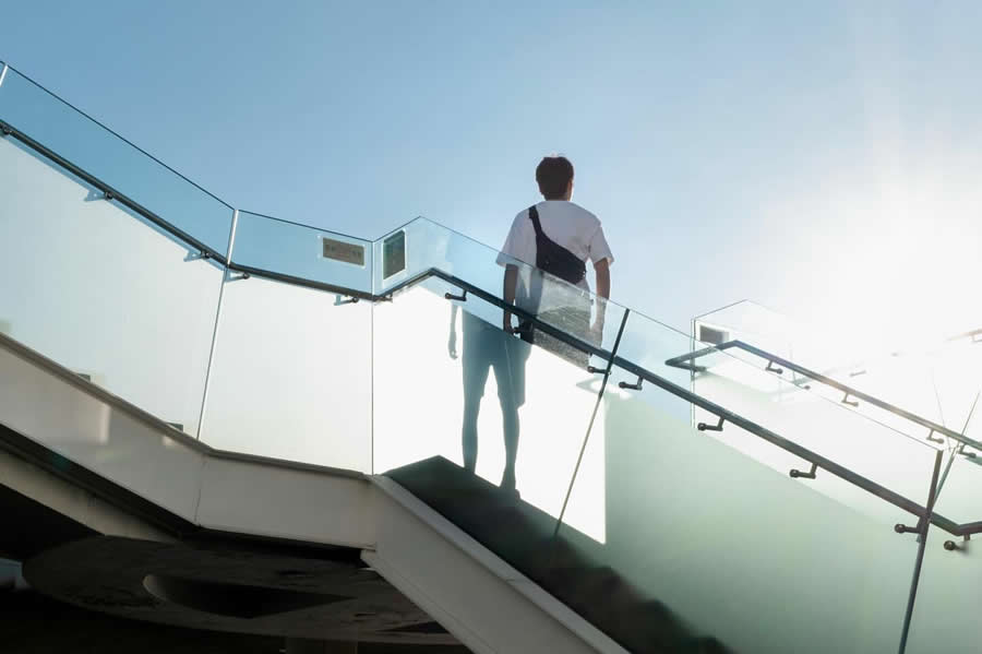 Perfectly Timed Street Photos by Edas Wong That Will Make You Look Twice