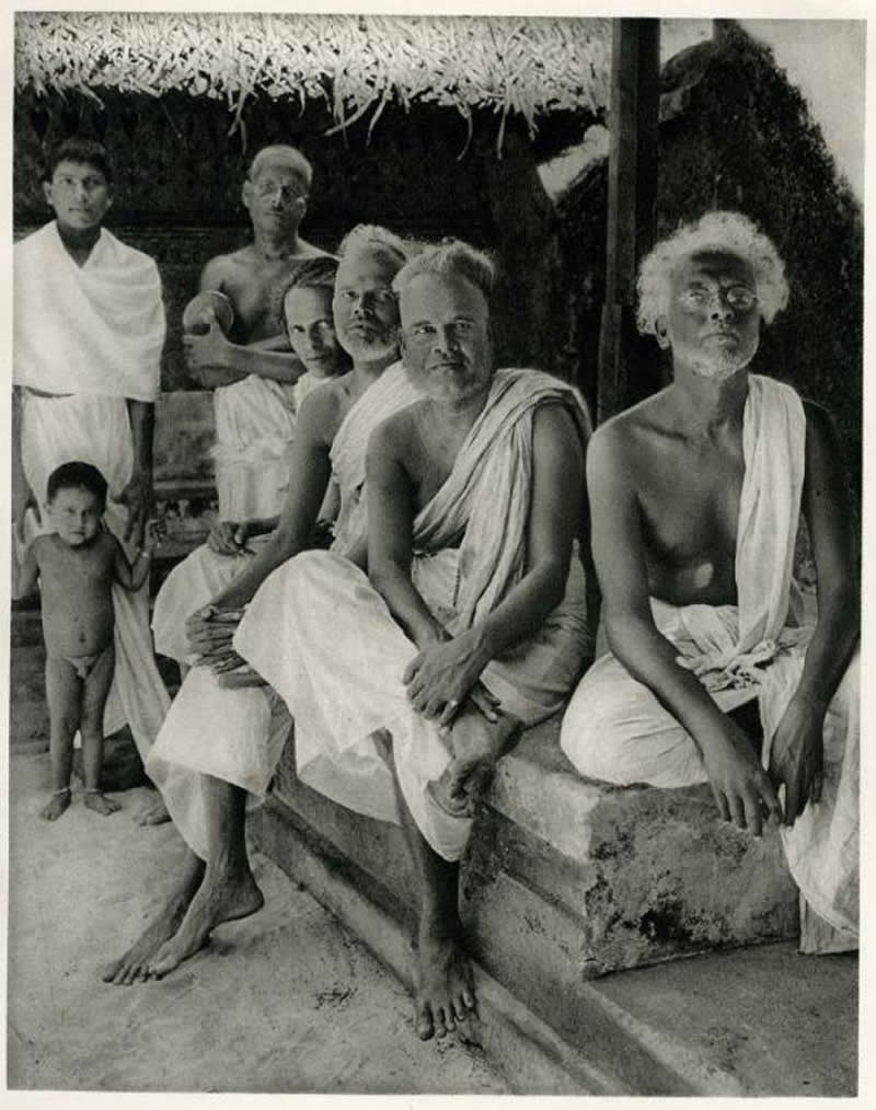 Group Photo of a Nair (Nayar) Family on the Malabar Coast, India - 1920s - Rare Old Photos of India